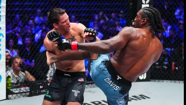 Phil Davis vs Sullivan Cauley | Fight Highlights Thumbnail